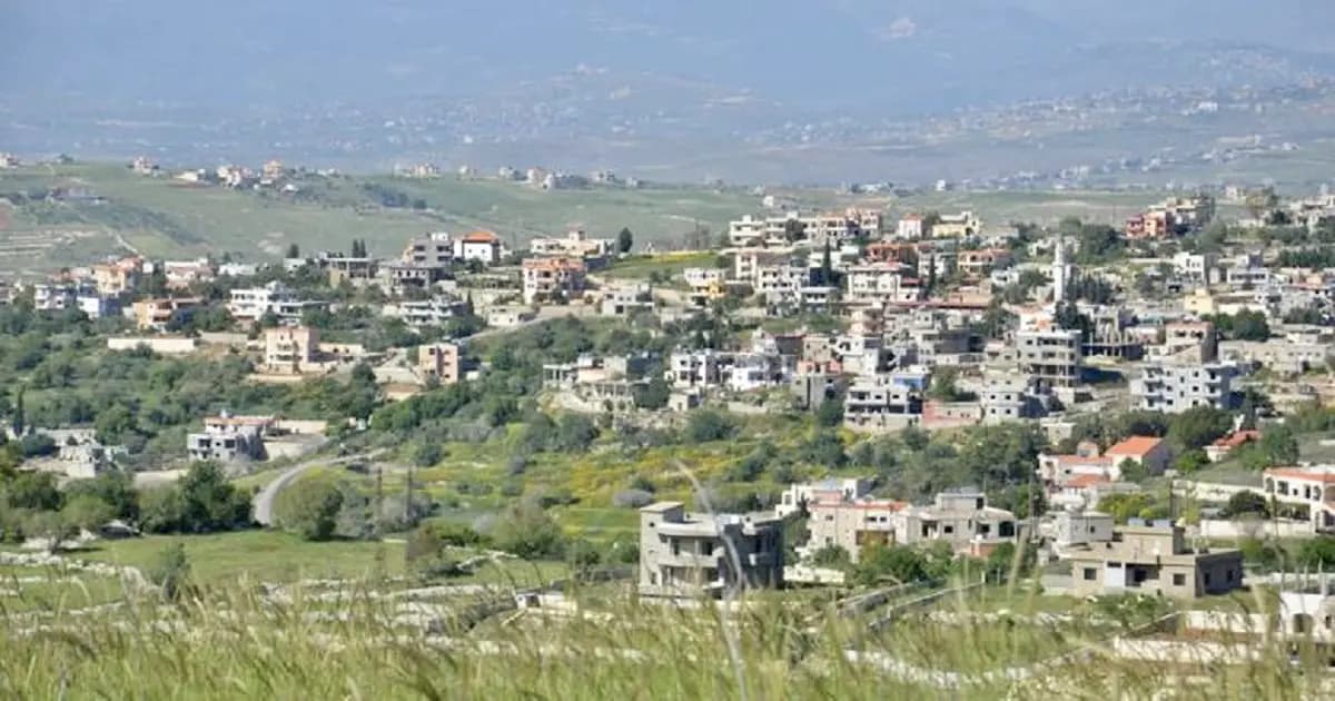 العدو يستهدف سيارة في منطقة برعشيت