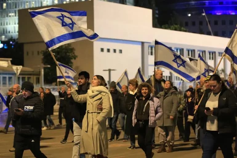 الميركافا تدمر الميركافا.. إسرائيل على أبواب الحرب الأهلية