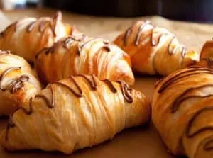 وزير الاقتصاد: لهذا السبب لا تجدون الخبز... بل الـcroissant