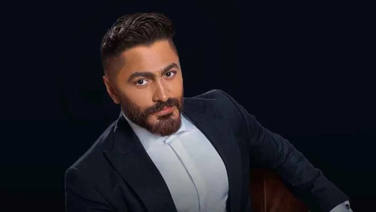 تامر حسني يوقف تصوير فيلمه لإنقاذ فتاة.. هذا ما حصل