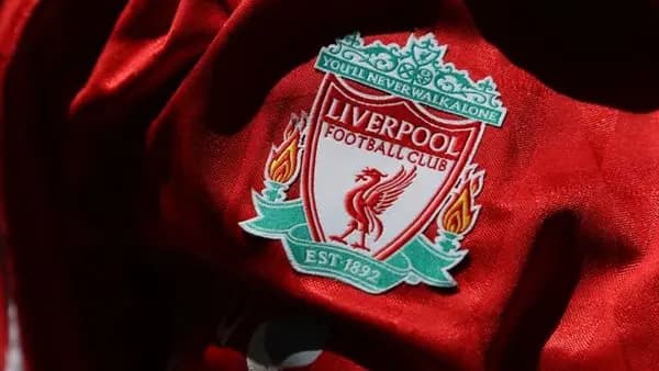 ليفربول يعلن وفاة قائده الأسطوري