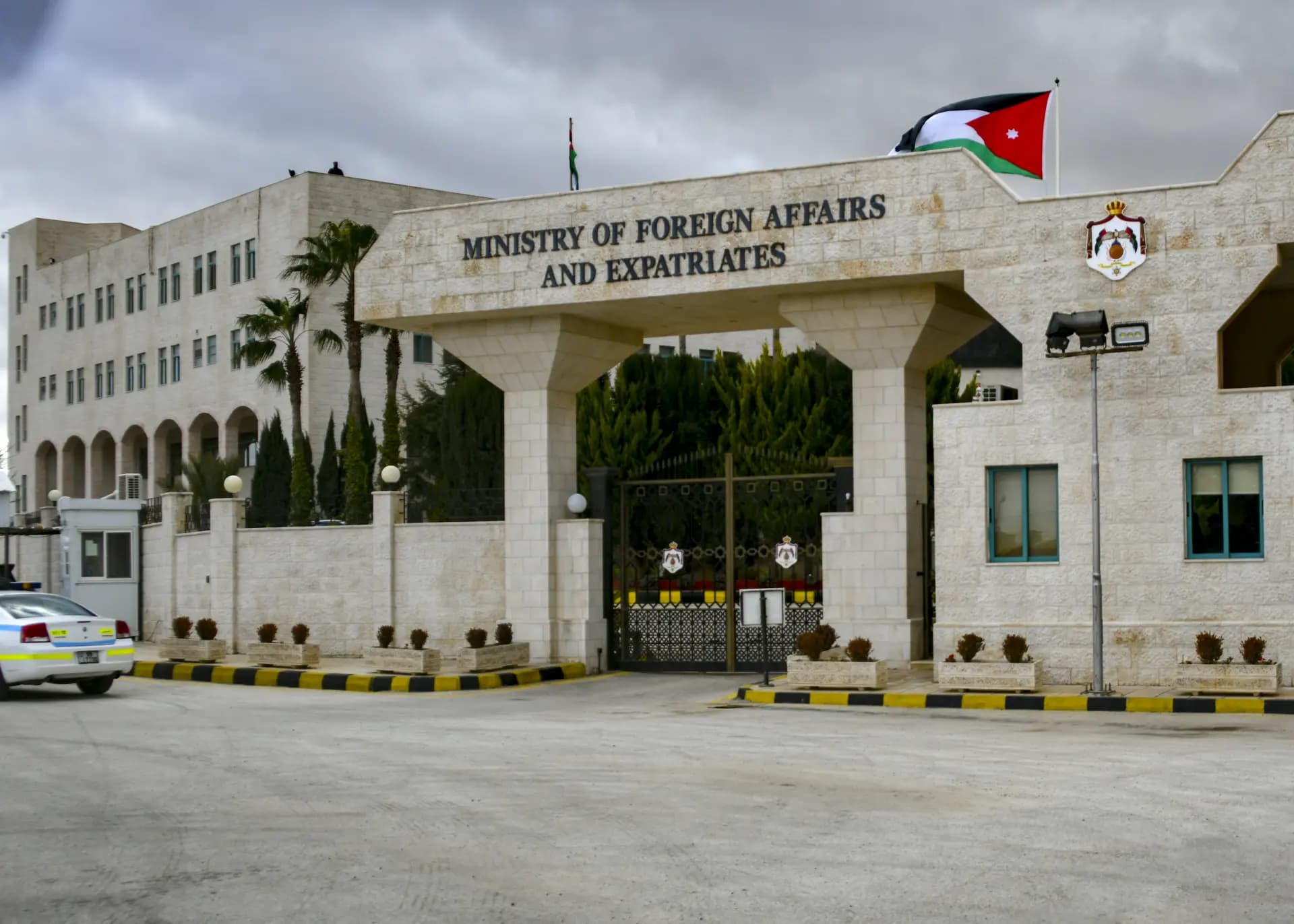 الخارجية الأردنية تدين الدعوات المتطرفة لتفجير المسجد الأقصى