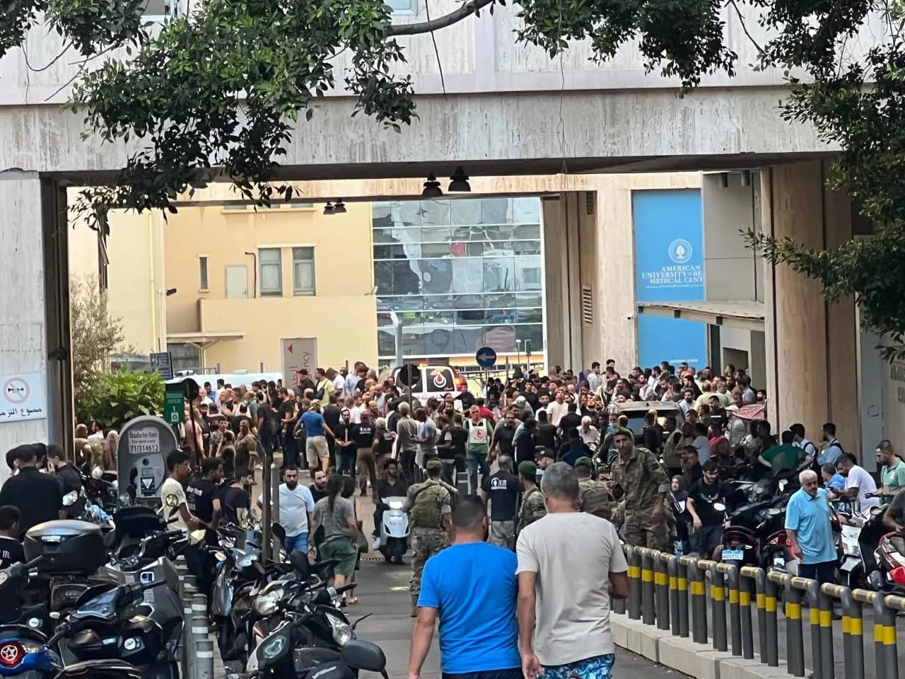 "شهداؤنا وجرحانا عنوان جهادنا".. الحزب يتوعد ويؤكد التزامه