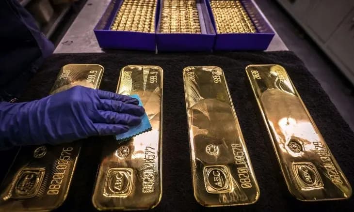 الذهب يقترب من مستويات قياسية