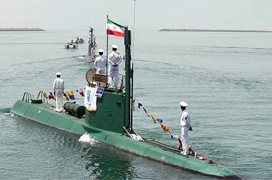 البحرية الإيرانية: إذا أرادوا اللعب بالنار سنقف ضدهم