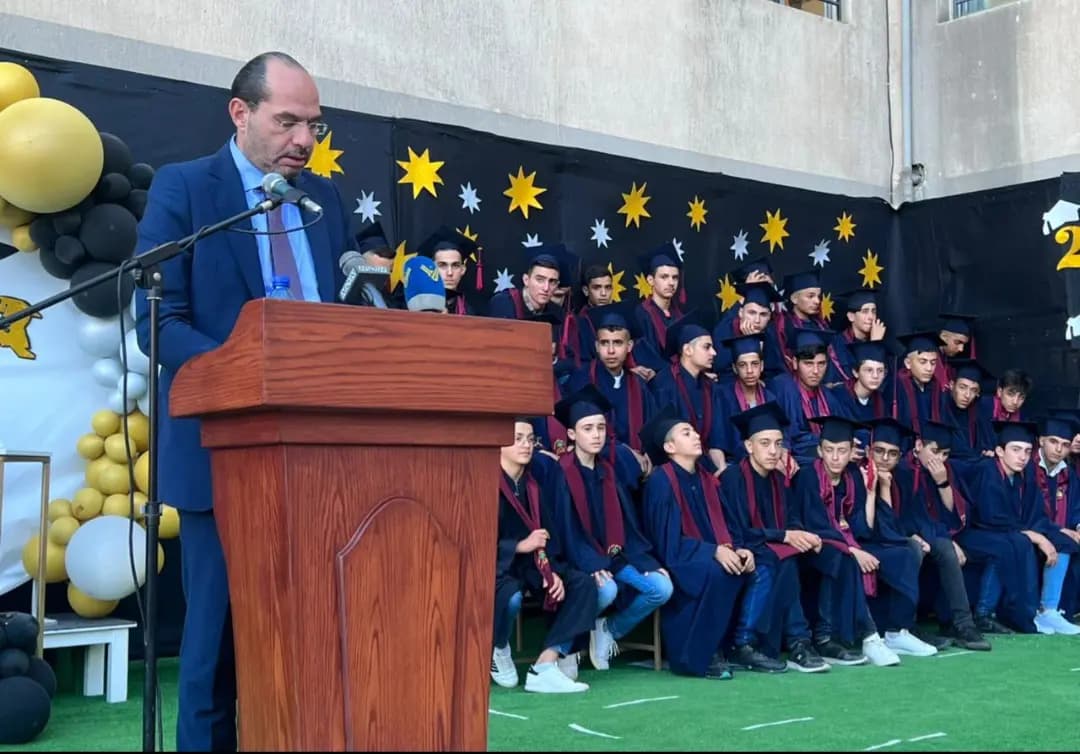 حسن مراد من سحمر: الأملُ معقودٌ على هذه الأجيالُ التي ستحملُ رايةَ تصويبِ مسارِ الانحراف وأوليّاتِ الثّباتِ التي تبرز في سلَّمِ أولويَّاتها التّربويّة التي إذا صلُحت صلُح جيلٌ بكامله