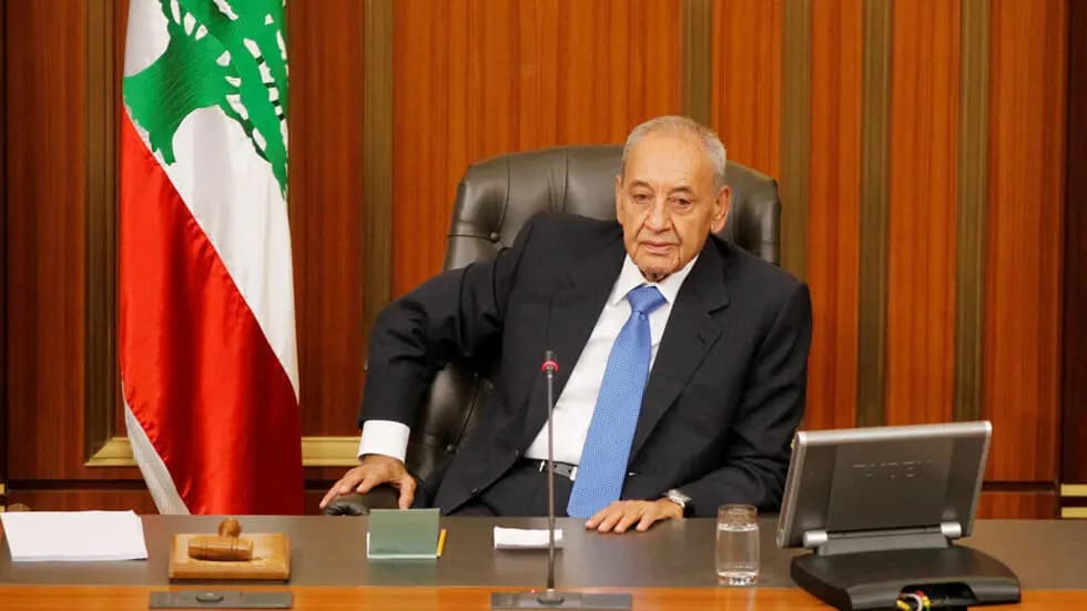 "على بياض".. بري يكشف خبايا اتصالاته الهاتفية مع ماكرون وبلينكن