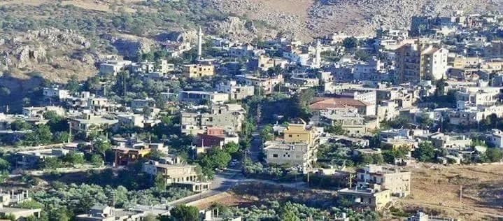 "من طبقتين".. العدو يستهدف مؤسسة تجارية في البقاع الغربي