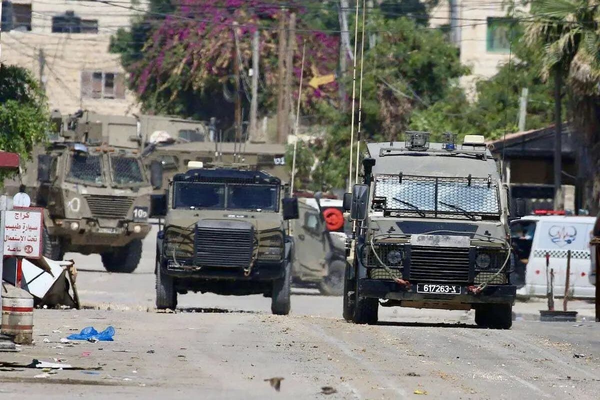 "عملية جديدة".. العدو يعلن إصابة شخصين في قلنديا