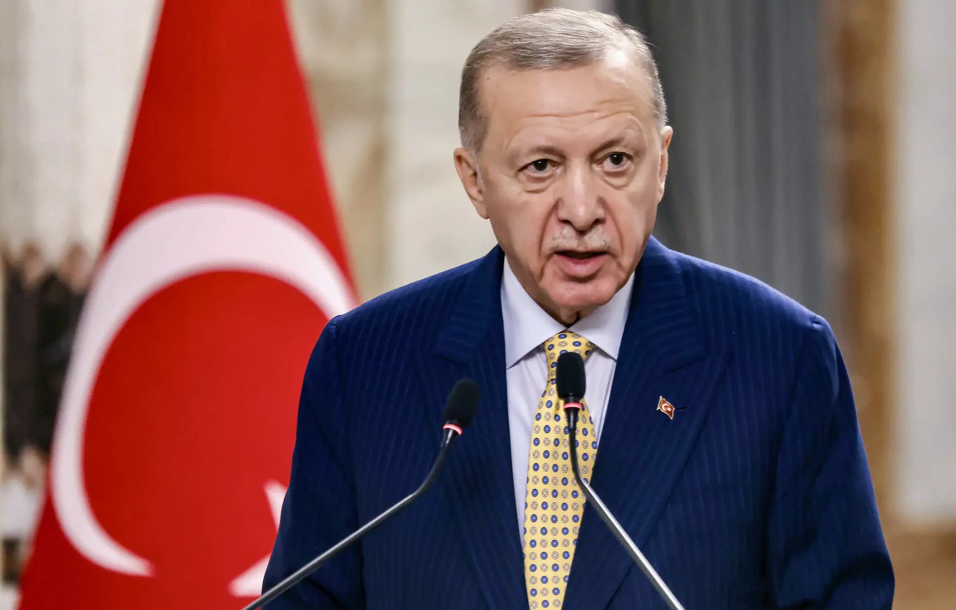 أردوغان يدعو الأمم المتحدة إلى إصدار قرار بحظر تصدير الأسلحة الى الكيان