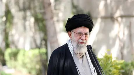 السيد خامنـ.ـئي ينعى السنـ.ـوار: لا تليق به خاتمة سوى الشهادة