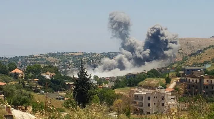 جنوبا.. العدو يكثف غاراته على هذه البلدات