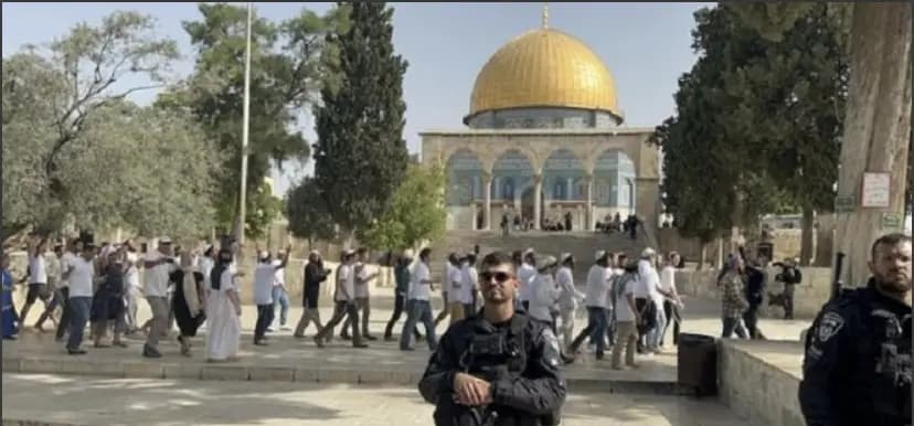 ٢٠٠ مستوطن يقتحمون المسجد الأقصى