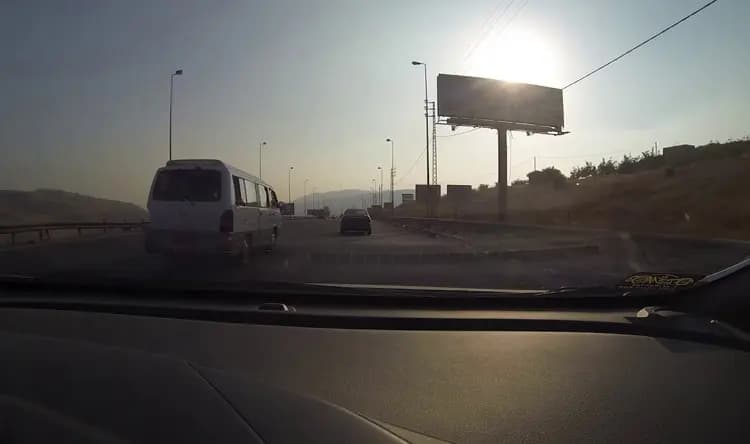 حادث على طريق المصنع.. هل من إصابات؟
