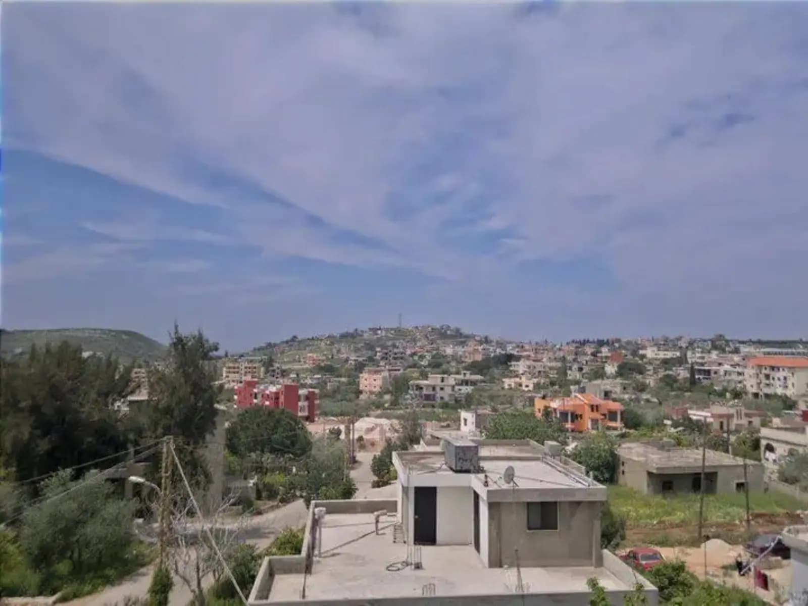 العدو يستهدف "معملًا" في النبطية