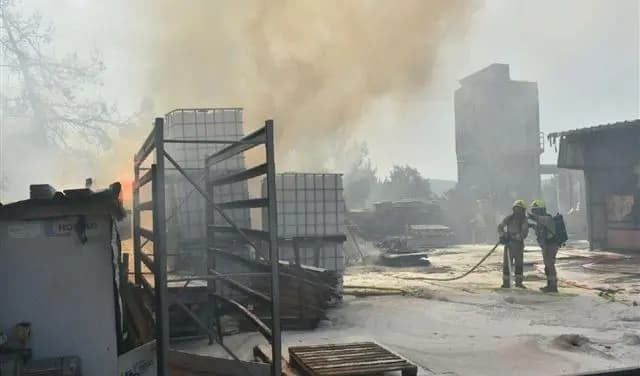 الصواريخ ما تزال تتساقط.. وتُلحق أضرارًا بالجليل