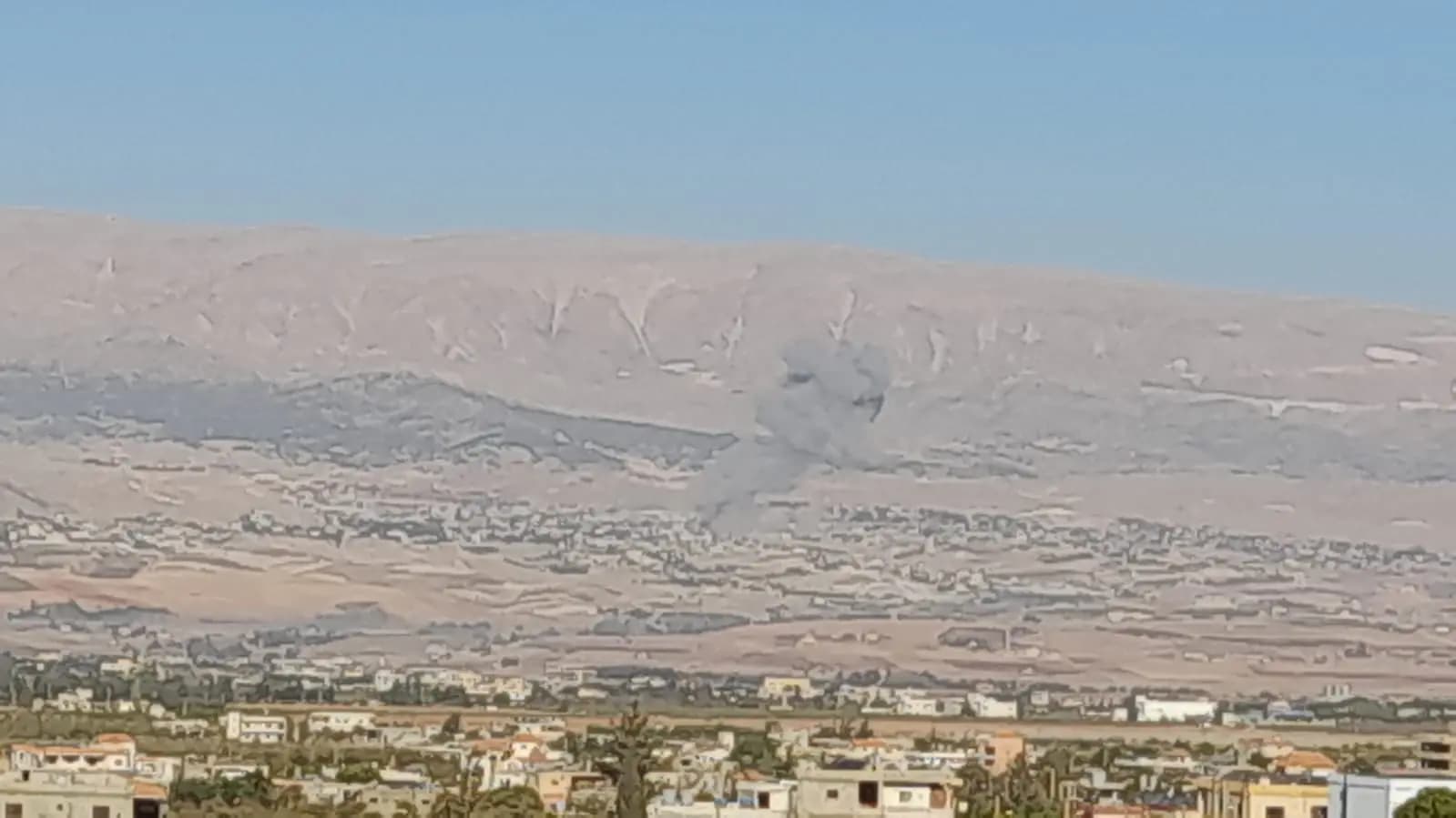 غارة تستهدف شمسطار.. ماذا عن الإصابات؟