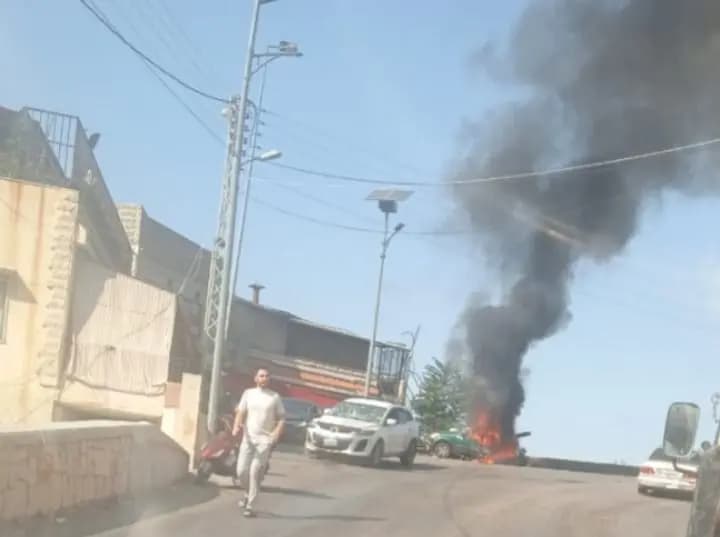 بالصور.. العدو يستهدف سيارة في القماطية
