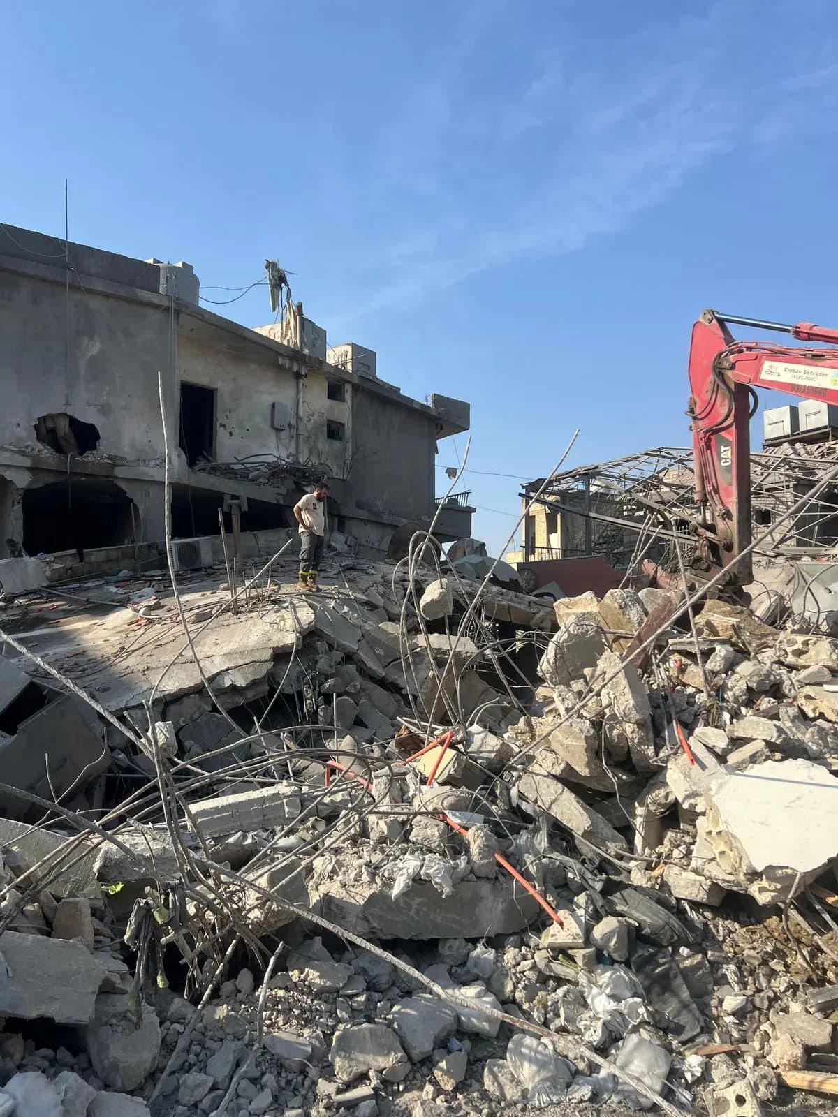 العدو يستهدف منزلًا في النبطية.. من كان بداخله؟