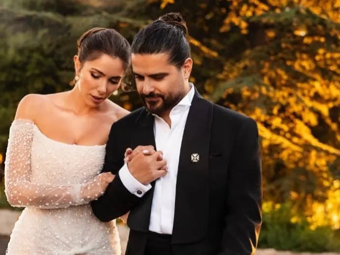 دانييلا رحمة برفقة ممثل سوري في الرياض.. والجمهور: أين ناصيف؟