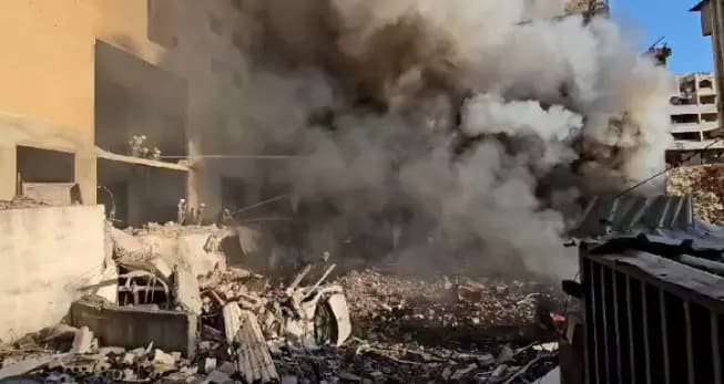 العدو يستهدف مستودع بلدية النبطية.. ويوقع شهداء