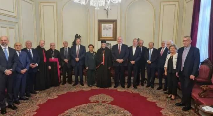 "لا تبيعوا أرضكم".. الراعي: لبنان لم ينتهِ