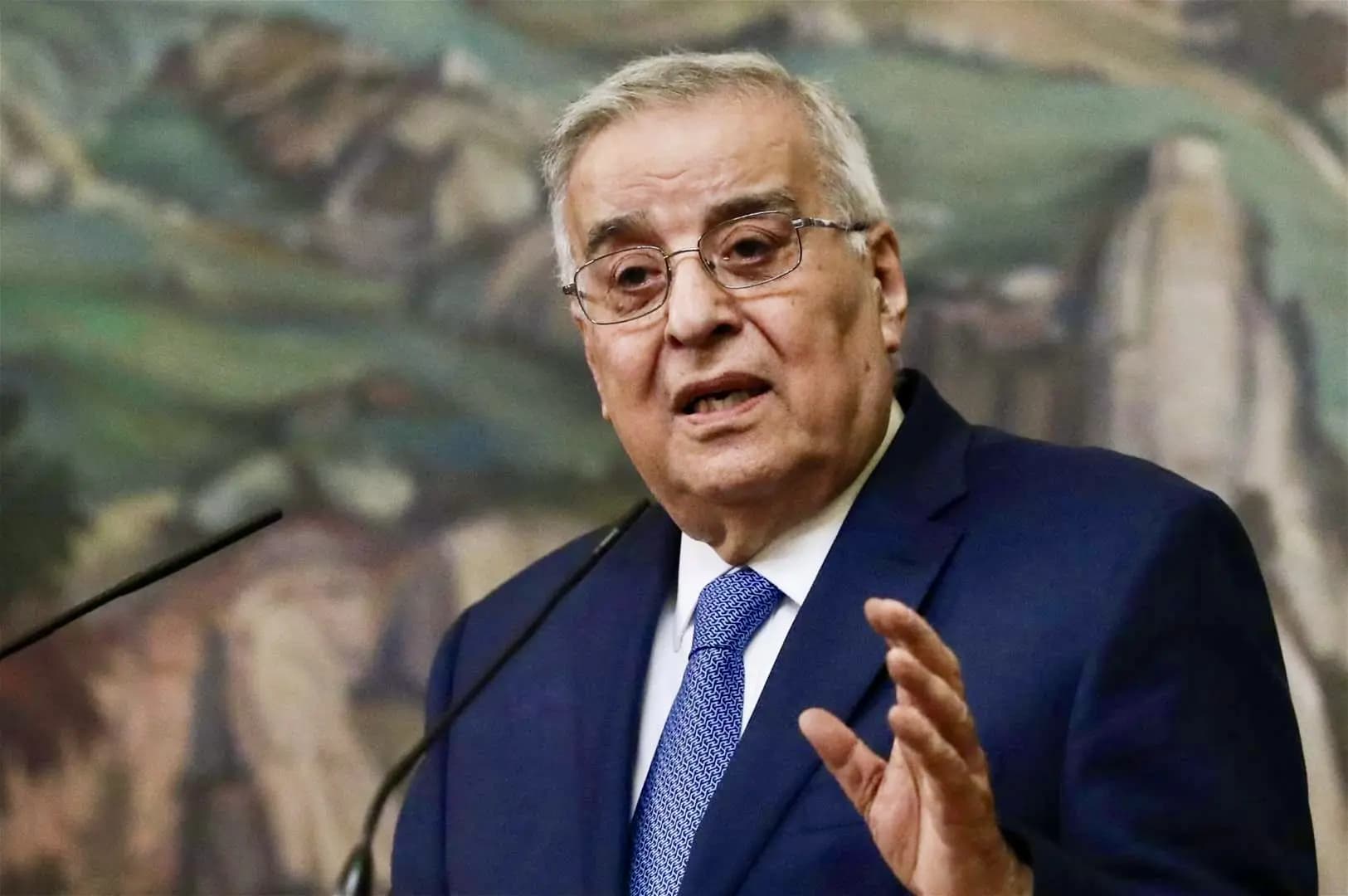 "بشأن العدوان الصهيوني".. بو حبيب يستلم مذكرة احتجاج حقوقية