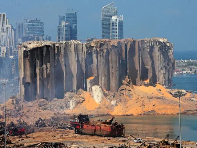 لماذا تحترق الحبوب في مرفأ بيروت؟