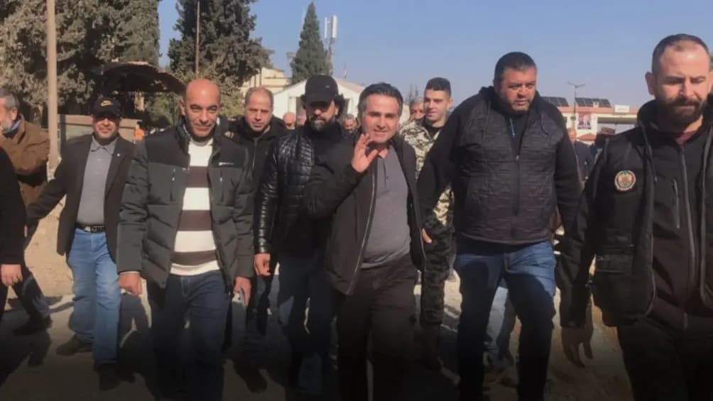 "بعد خروجه عن الخدمة ٥٠ يومًا".. حمية يعيد فتح طريق القاع - جوسيه