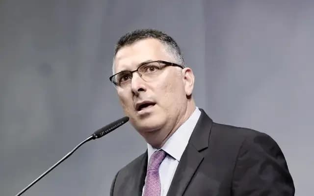 جدعون ساعر: مؤشرات على تقدم بشأن صفقة مع حماس