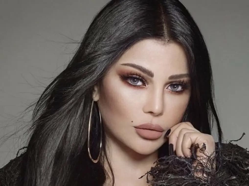 "هيفا وهبي" تفاجئ الجمهور بإطلالة جديدة"