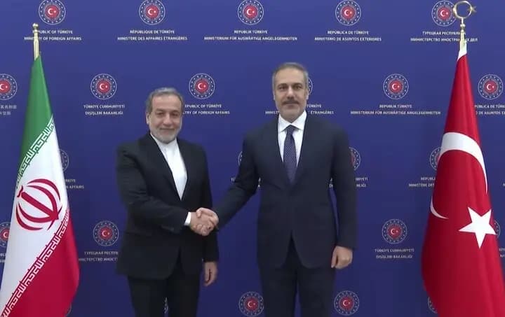 بشأن التطورات في سوريا.. تطابق في المواقف بين تركيا وإيران