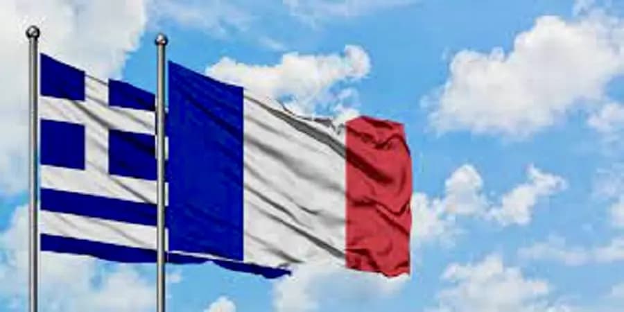 فرنسا واليونان تعلقان طلبات اللجوء للسوريين