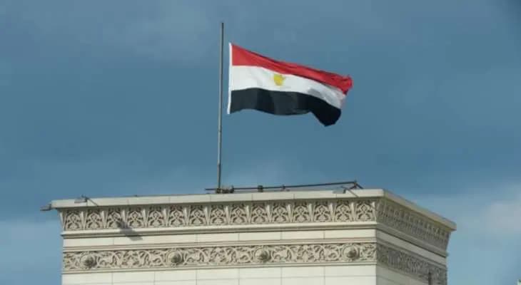مصر تدعو إلى عملية سياسية في سوريا
