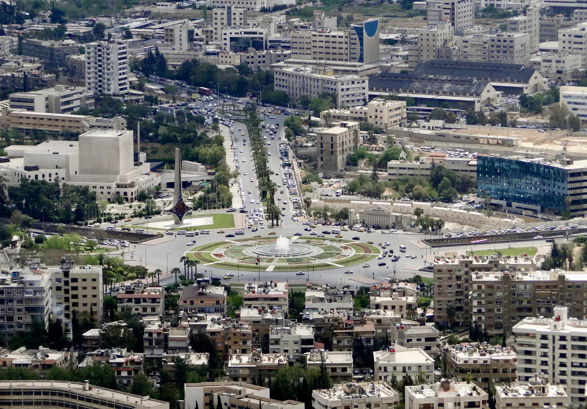 قوات العدو تستهدف أكثر من ٣٠ موقعاً في سوريا