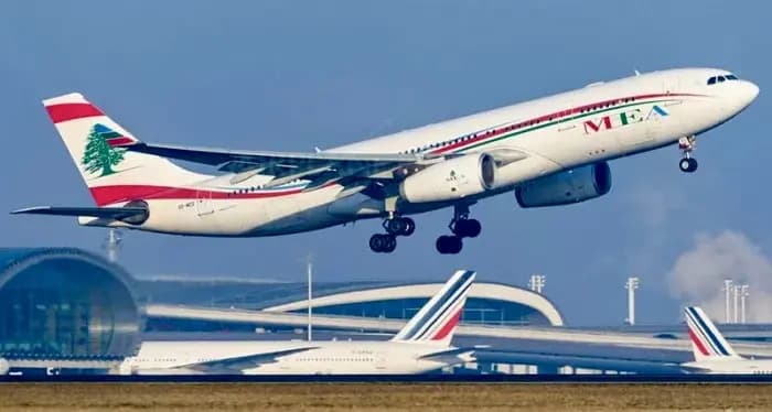 "طيران الشرق الأوسط" يعدل برنامج رحلاته