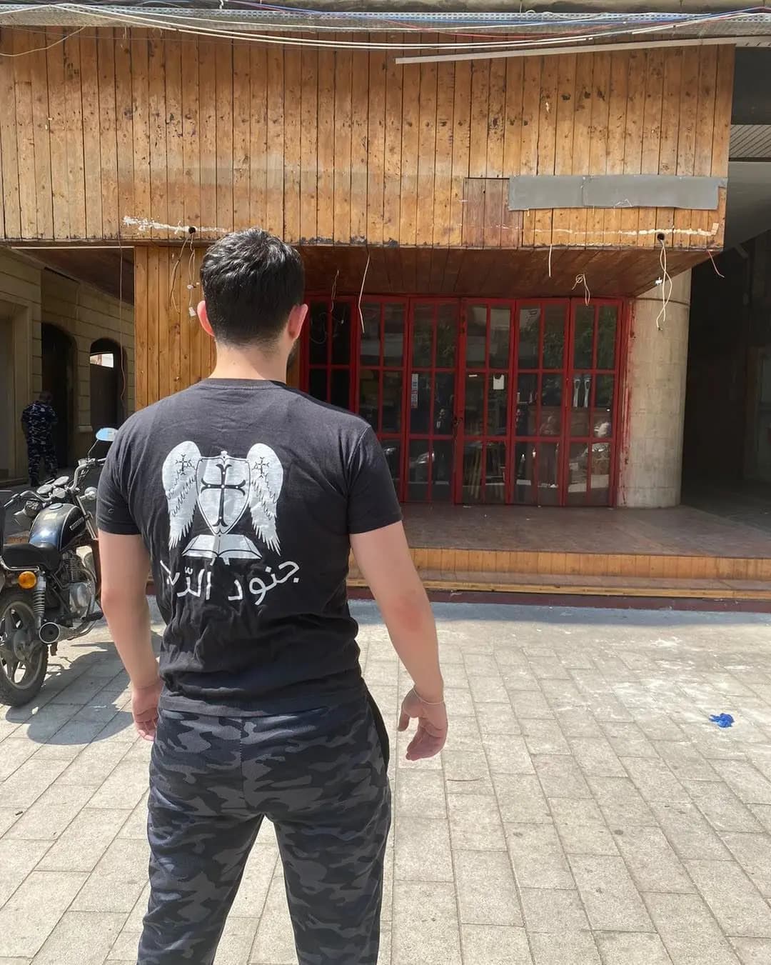 ما هي طبيعة العلاقة بين جنود الرب وحزب القوات اللبنانية