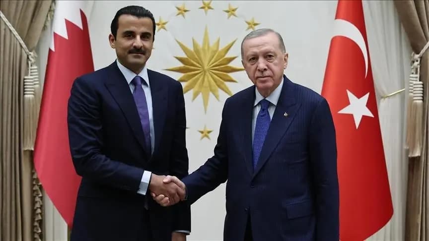 أردوغان خلال لقاءه أمير قطر: يجب العمل لإعادة إعمار سوريا