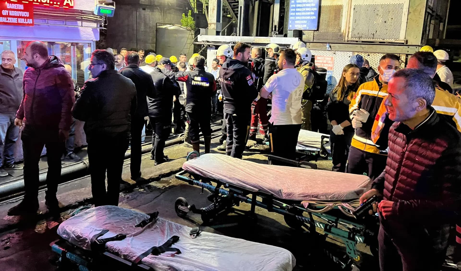 تركيا.. انفجار مصنع يودي بحياة ١٢ شخصا