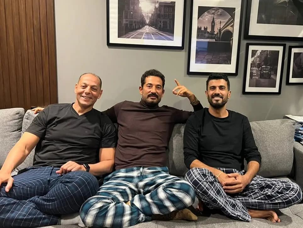 "ببنطلونات البيجاما".. عمرو سعد ومحمد سامي ينفيان الشائعات