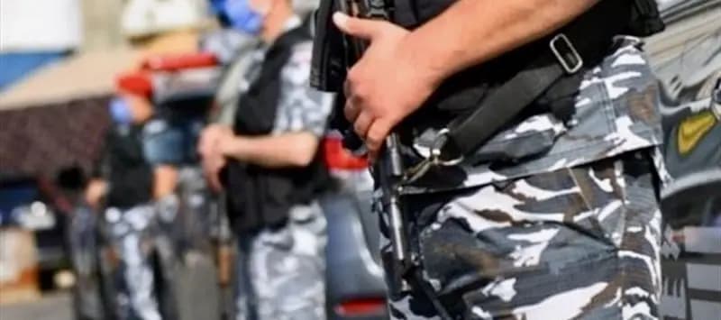 القوى الأمنية توقف "سائقًا بالأجرة"