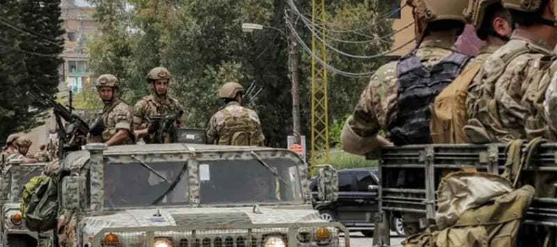 الجيش يوقف 22 شخصًا في مناطق مختلفة.. وهذا ما ضبط بحوزتهم
