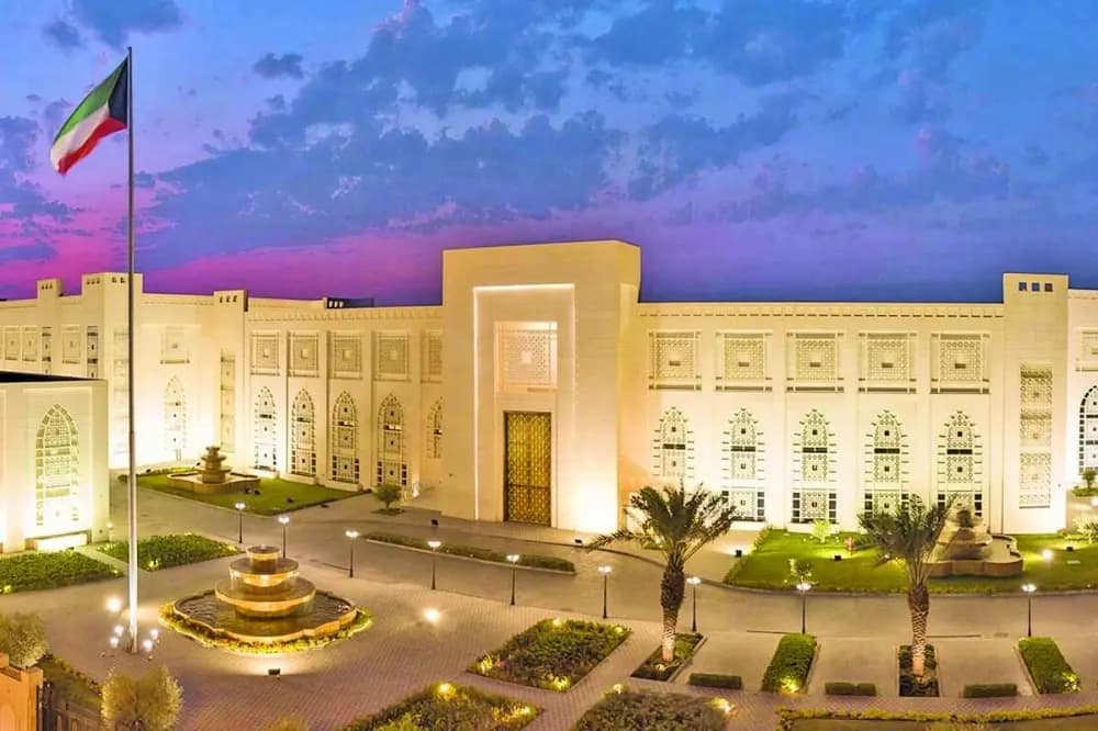 "لمساندة إرادة الشعب".. وزير الخارجية الكويتي توجه إلى سوريا