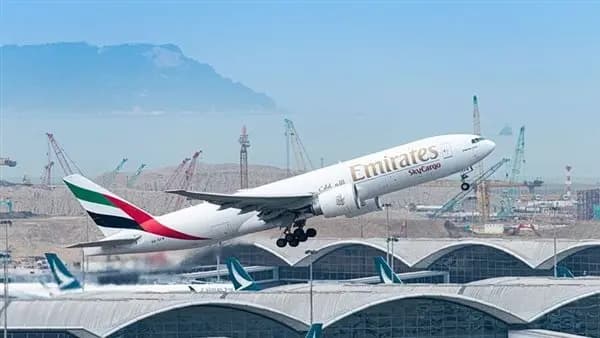 "الإمارات" تمدد تعليق رحلاتها إلى بيروت وبغداد
