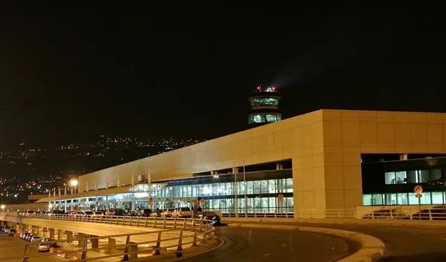 قرار جديد من الفنيين المناوبين في المطار
