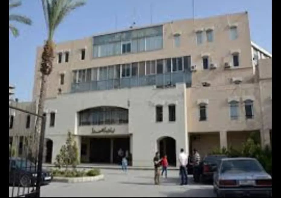 اعتصامٌ أمام مبنى بلدية صيدا للمطالبة برفع النفايات في منطقة الهلالية