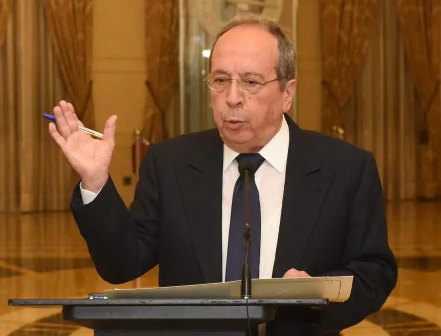 السيد: بتنا ننتخب رئيسا تحت النار