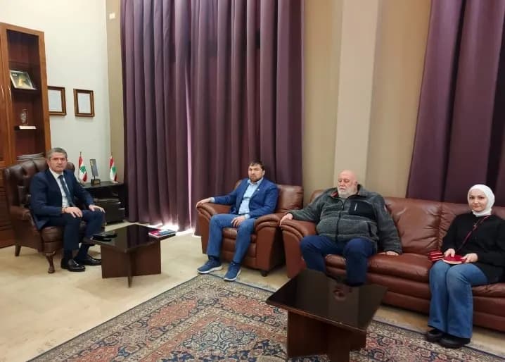أبو جوده يستقبل وفدًا من الصليب الأحمر.. وهذا ما تم بحثه