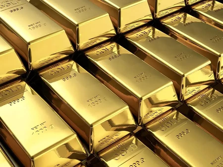 "تثبيت الفائدة".. الذهب يشهد استقرارا