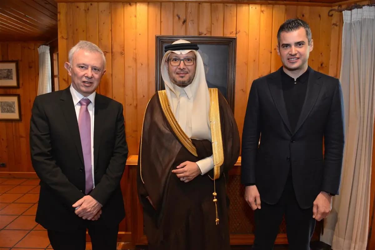 فرنجية يستقبل البخاري.. وهذا ما دار بينهما